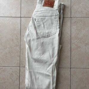 Levi's White wedgie straight Jeans like new